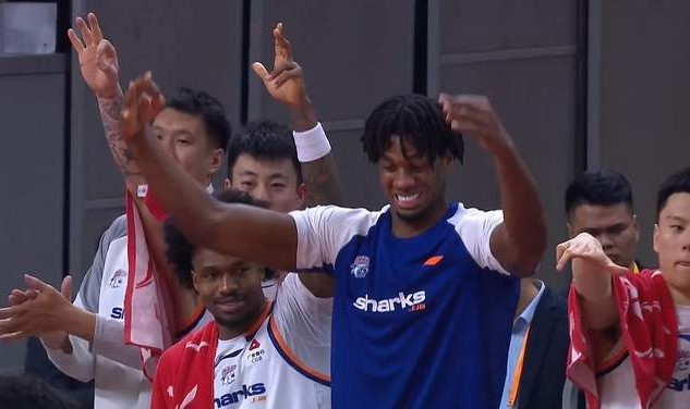 PG电子app下载-狂虐广东40分！豪门真猛，4人堪称完美，6人勉强及格，2人仍低迷