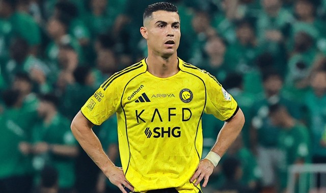 PG电子登录入口-仍在沙特！沙特记者：C罗和队友刚刚抵达利雅得胜利训练基地